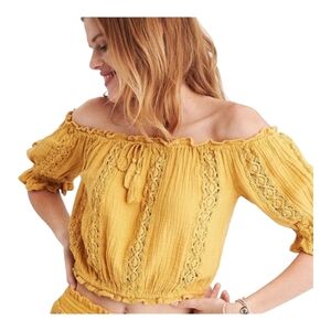 Yellow off the Shoulder Crop Shirt American Eagle Size M